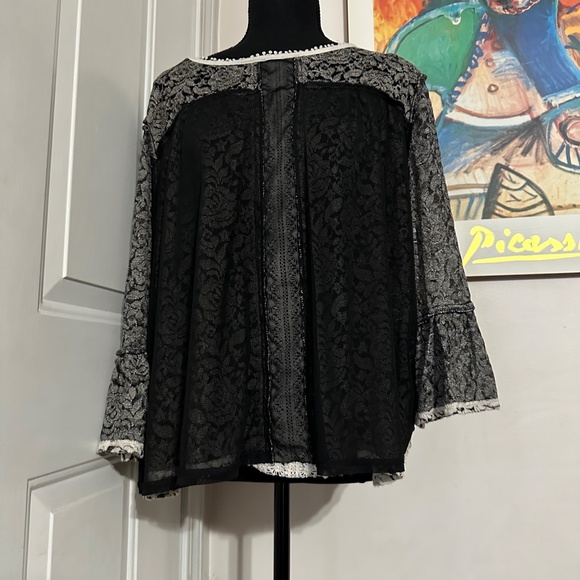 John Paul Richard Textured Floral Bell Sleeve, Black/Cream Blouse with Lace. - Picture 11 of 15